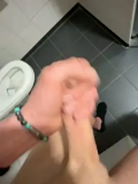 Snapshot of heet1998 chatting on 04/12/26, 04:34 heet1998 online show from 04/12/26, 04:34