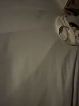 Snapshot of heet1998 chatting on 04/13/26, 04:40 heet1998 online show from 04/13/26, 04:40