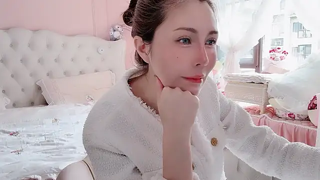 Snapshot of Titi-175 chatting on 04/19/26, 06:02 Titi-175 online show from 04/19/26, 06:02