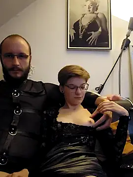 Snapshot of hellgirlzheaven chatting on 10/02/25, 09:55 hellgirlzheaven online show from 10/02/25, 09:55