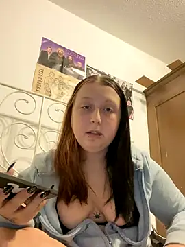 Snapshot of SweetieLina chatting on 10/12/25, 05:12 SweetieLina online show from 10/12/25, 05:12