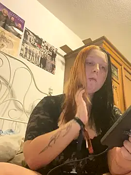 Snapshot of SweetieLina chatting on 10/14/25, 05:14 SweetieLina online show from 10/14/25, 05:14