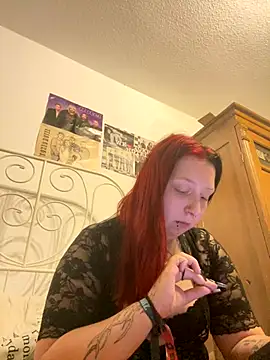 Snapshot of SweetieLina chatting on 10/15/25, 05:13 SweetieLina online show from 10/15/25, 05:13