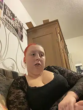 Snapshot of SweetieLina chatting on 10/19/25, 05:13 SweetieLina online show from 10/19/25, 05:13