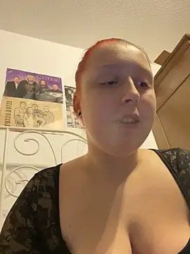 Snapshot of SweetieLina chatting on 10/20/25, 05:13 SweetieLina online show from 10/20/25, 05:13