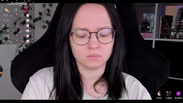 Snapshot of power_robynn chatting on 10/10/25, 11:09 power robynn online show from 10/10/25, 11:09