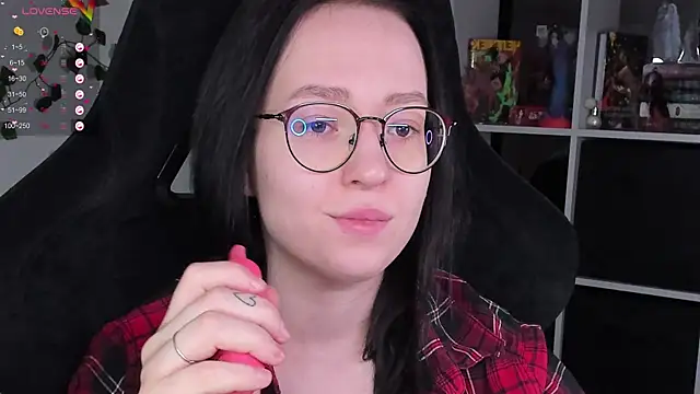 Snapshot of power_robynn chatting on 10/22/25, 07:41 power robynn online show from 10/22/25, 07:41