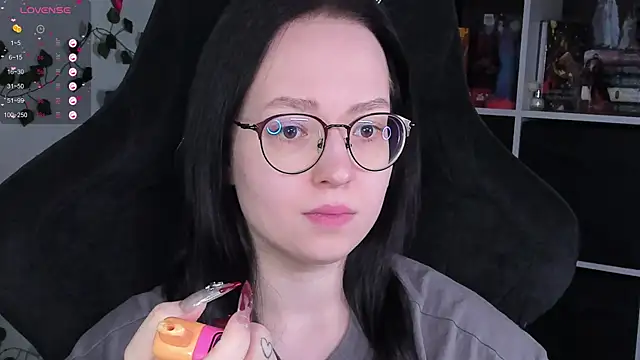 Snapshot of power_robynn chatting on 10/26/25, 02:23 power robynn online show from 10/26/25, 02:23