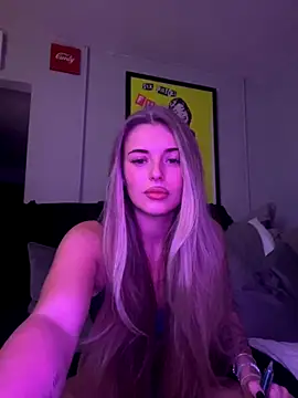 Snapshot of EllieEllxx chatting on 10/02/25, 08:16 EllieEllxx online show from 10/02/25, 08:16