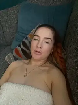 Cherry-L-28 online show from 11/25/25, 02:39