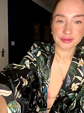 Cherry-L-28 online show from 11/28/25, 06:27