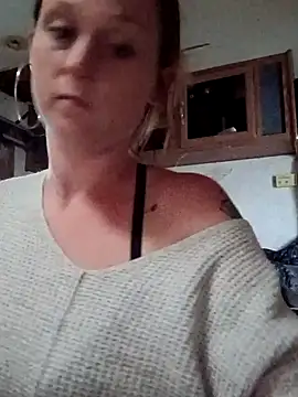 Snapshot of Queen2454 chatting on 04/11/26, 12:48 Queen2454 online show from 04/11/26, 12:48