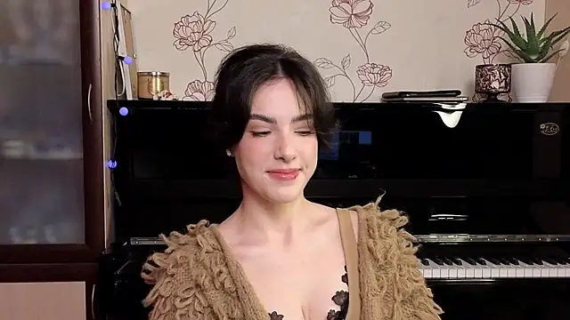 di moon online show from 10/05/25, 02:15