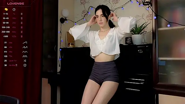 di moon online show from 10/12/25, 02:27