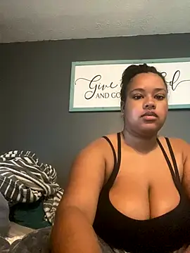 Snapshot of nicolette356 chatting on 10/13/25, 02:50 nicolette356 online show from 10/13/25, 02:50