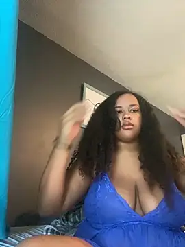 Snapshot of nicolette356 chatting on 10/22/25, 05:13 nicolette356 online show from 10/22/25, 05:13