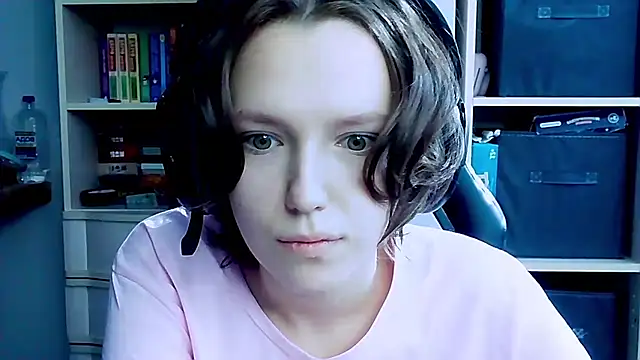 Snapshot of Diana-back chatting on 10/04/25, 06:55 Diana-back online show from 10/04/25, 06:55