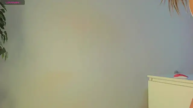 Snapshot of trixietaylor chatting on 04/18/26, 03:49 trixietaylor online show from 04/18/26, 03:49