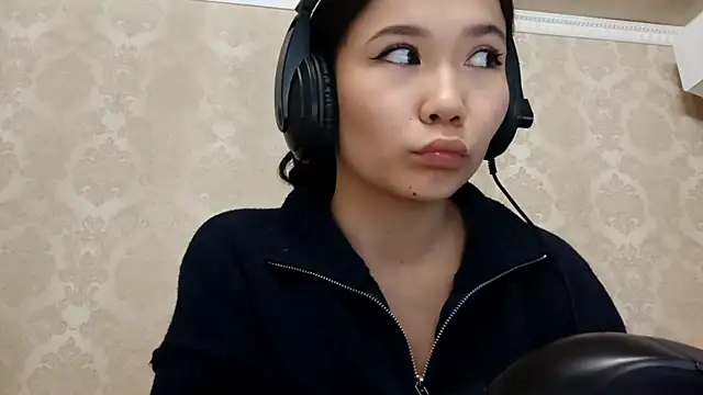 YukiShaapan online show from 10/30/25, 06:08