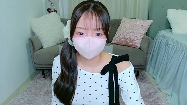 Snapshot of Seira__nn chatting on 11/19/25, 01:22 Seira nn online show from 11/19/25, 01:22