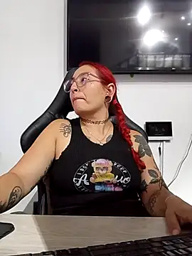 rojita-rojita online show from 10/14/25, 10:54