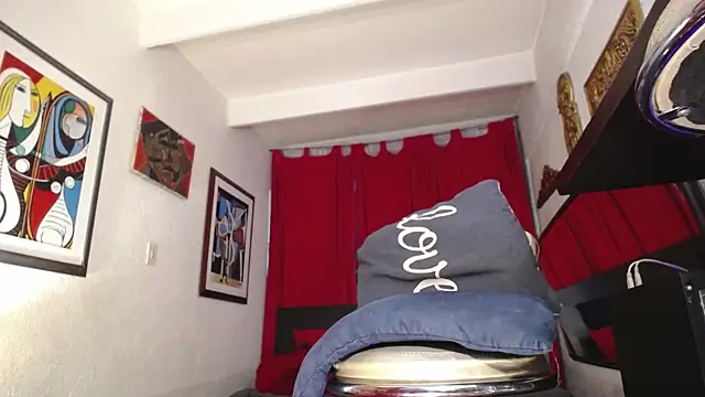 Snapshot of Samuel_Zeuv_ chatting on 01/06/26, 05:11 Samuel Zeuv online show from 01/06/26, 05:11