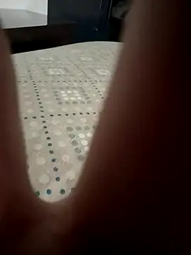 Snapshot of NoFilterCouple chatting on 10/05/25, 01:42 NoFilterCouple online show from 10/05/25, 01:42