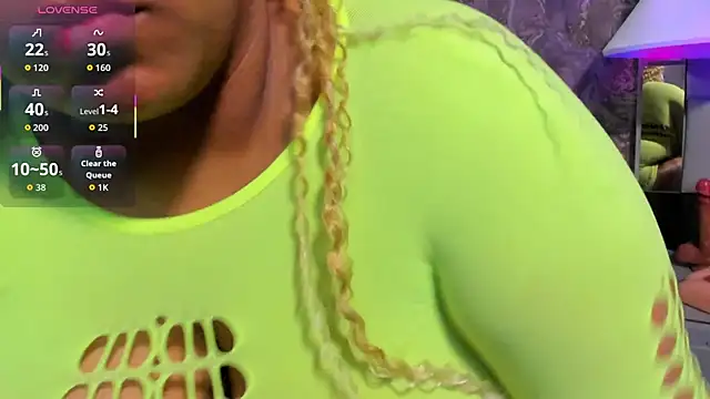 Snapshot of Fenty_melo chatting on 10/10/25, 07:46 Fenty melo online show from 10/10/25, 07:46