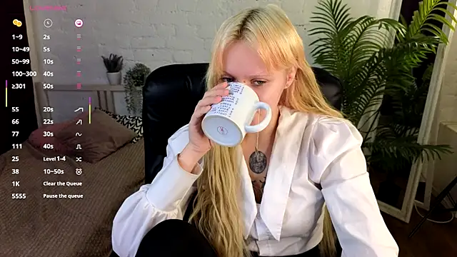 kitten murray  online show from 11/02/25, 05:43