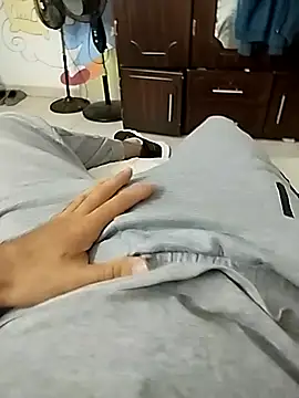 Snapshot of Valen_Squirt04 chatting on 10/03/25, 05:10 Valen Squirt04 online show from 10/03/25, 05:10