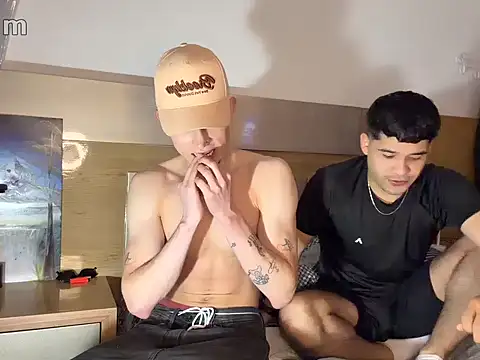 Snapshot of strongManLatino chatting on 02/16/26, 03:24 strongManLatino online show from 02/16/26, 03:24