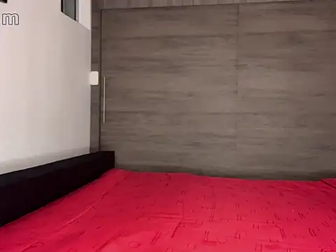 Snapshot of strongManLatino chatting on 04/14/26, 05:13 strongManLatino online show from 04/14/26, 05:13