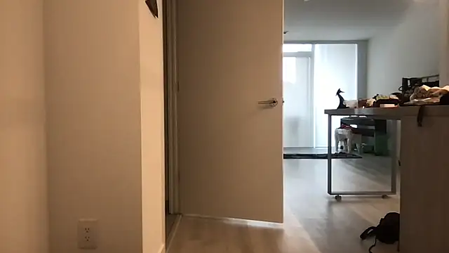 tia   fox online show from 11/21/25, 04:05