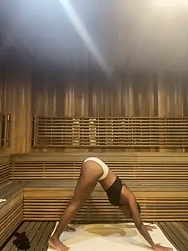 tia   fox online show from 11/25/25, 06:30