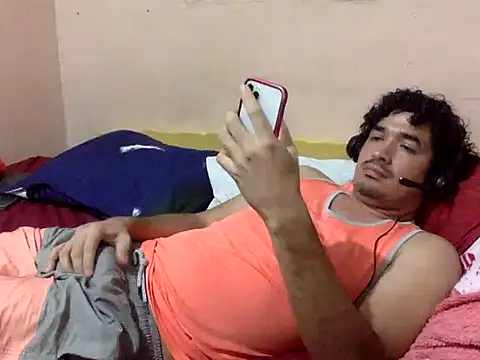 Snapshot of ThiagoDeseo chatting on 09/30/25, 12:15 ThiagoDeseo online show from 09/30/25, 12:15