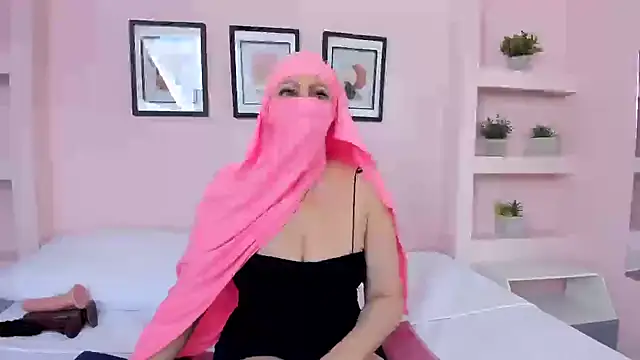 Snapshot of Sam_Diaz chatting on 10/17/25, 01:35 Sam Diaz online show from 10/17/25, 01:35