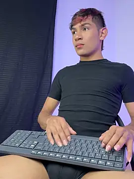 Snapshot of cherub_ chatting on 11/10/25, 12:09 cherub online show from 11/10/25, 12:09