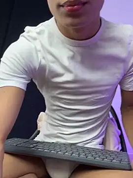 Snapshot of cherub_ chatting on 11/14/25, 12:20 cherub online show from 11/14/25, 12:20