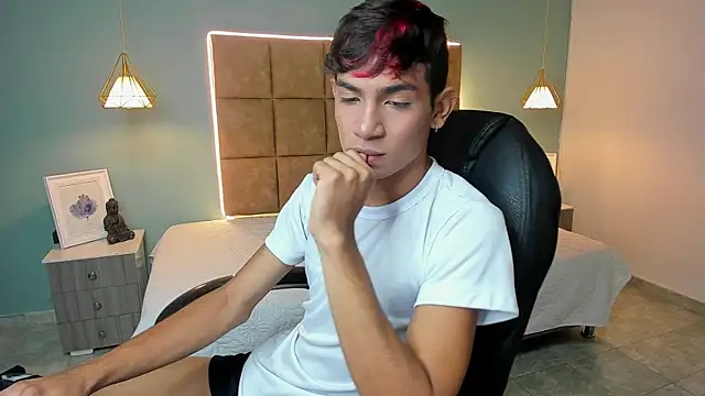 Snapshot of cherub_ chatting on 11/25/25, 11:54 cherub online show from 11/25/25, 11:54