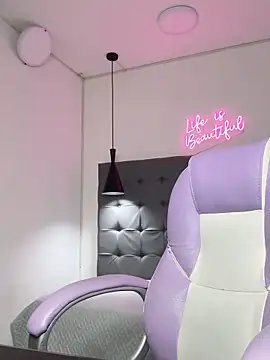 Snapshot of cherub_ chatting on 11/28/25, 12:30 cherub online show from 11/28/25, 12:30