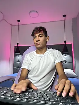 Snapshot of cherub_ chatting on 11/30/25, 12:20 cherub online show from 11/30/25, 12:20