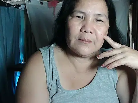 Snapshot of milagrose_rose chatting on 04/14/26, 03:56 milagrose rose online show from 04/14/26, 03:56