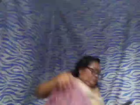 Snapshot of cris_tita chatting on 06/20/26, 06:11 cris tita online show from 06/20/26, 06:11