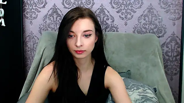 Snapshot of DominantLuna chatting on 04/30/26, 04:24 DominantLuna online show from 04/30/26, 04:24