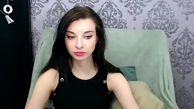 Snapshot of DominantLuna chatting on 05/04/26, 07:21 DominantLuna online show from 05/04/26, 07:21