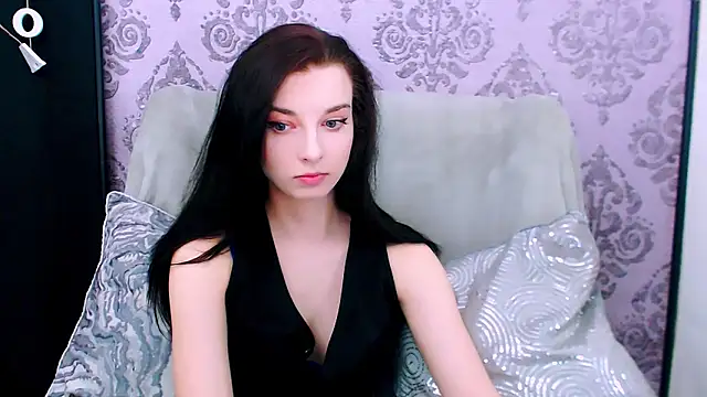 Snapshot of DominantLuna chatting on 05/26/26, 07:32 DominantLuna online show from 05/26/26, 07:32