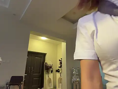 xiaowan x online show from 11/18/25, 08:19