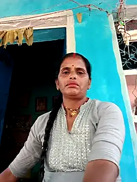 Mohni cute online show from 11/18/25, 07:35