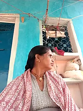 Mohni cute online show from 12/15/25, 08:29