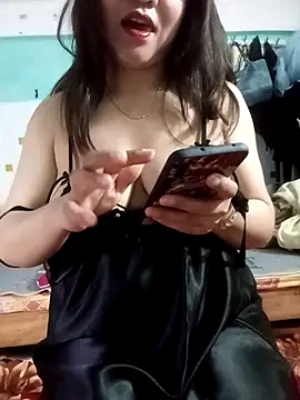 Snapshot of ZingCii chatting on 10/16/25, 04:30 ZingCii online show from 10/16/25, 04:30